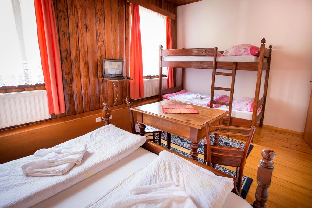 Guest House Gostisce Gacnk V Logu Cerkno Habitación foto