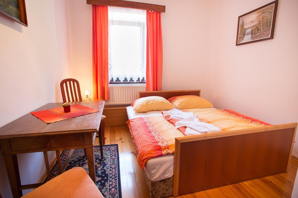 Guest House Gostisce Gacnk V Logu Cerkno Habitación foto